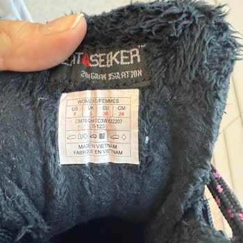 The North Face Botumun Yüzeyi Aniden Dağıldı ,Mağduriyetim Çözülmedi