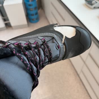 The North Face Botumun Yüzeyi Aniden Dağıldı ,Mağduriyetim Çözülmedi