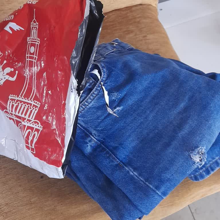 Sipariş Ettiğim Pantolonlar Yerine Kullanılmış Kot Geldi İade Ve Muhatap Bulamıyorum