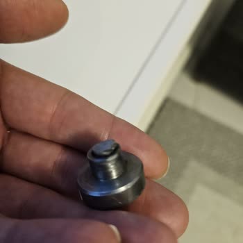 Yeni Aldığım Koltukta Mekanizma Kırıldı Ve Kumaş Deforme Oldu İlgisizlik Mağdur Etti