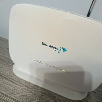 Uzun Süreli İnternet Kesintisi Ve Yetersiz Müşteri Hizmeti Nedeniyle Mağduriyet Yaşıyorum