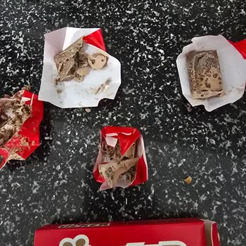 Aldığım Ülker Napolitan Çikolatanın Kırık Ve Bozulmuş Çıkması Nedeniyle Ücret İadesi Talebim