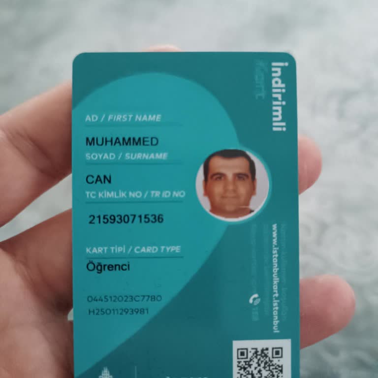 Yaş Hatası Nedeniyle Öğrenci Kartım İptal Edildi, Mağduriyetimin Giderilmesini İstiyorum