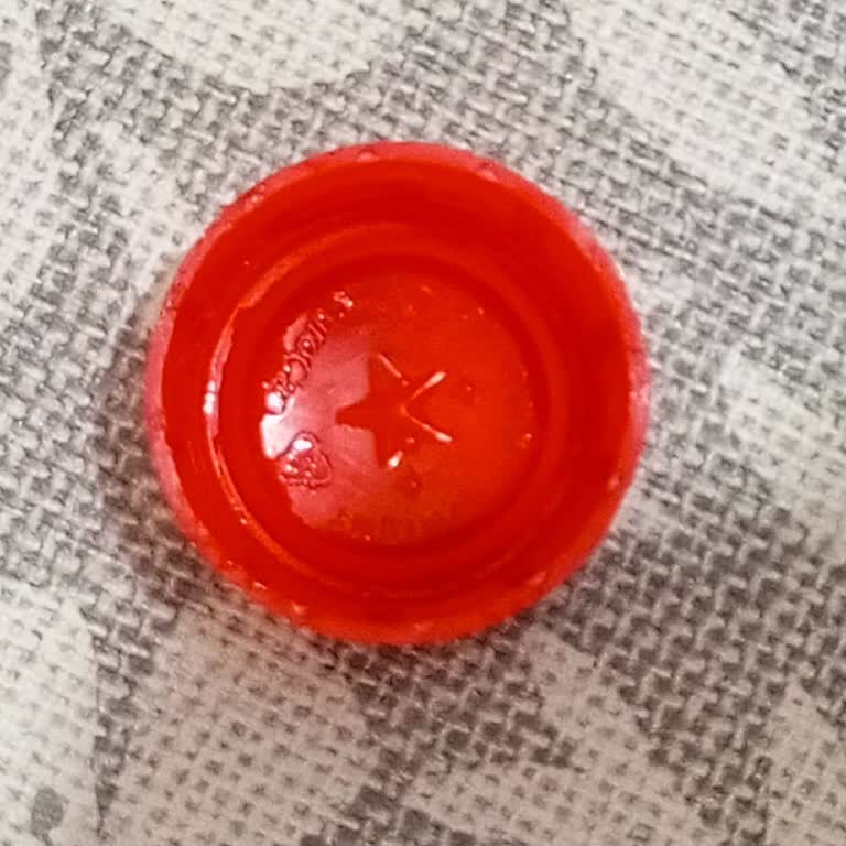 Coca-Cola Kapağında Kampanya Kodu Yerine 'Boş Yok' İfadesiyle Yanıltıcı Bilgilendirme