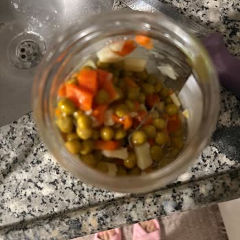 Tat Garnitürde Cam Kırığı Tehlikesiyle Karşılaştım, Gıda Güvenliği Riski Yaşadım