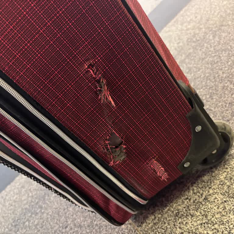 Seyahatimde Valizim Zarar Gördü, Firma Sorumluluk Almadı