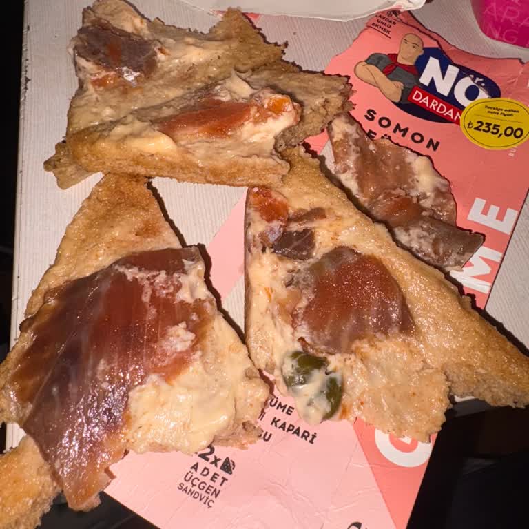 Dardanel Son Kullanma Tarihi Geçmemiş Sandviçte Bozulma Ve Kötü Koku Şoku