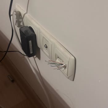 Superonline Teknik Destek Ekibi İnternetimi Tamamen Kesti Üstüne Masraf Çıkardı