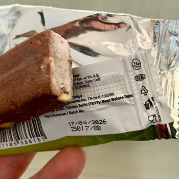 Son Kullanma Tarihi Geçmemiş Çikolataların Bozuk Çıkması Ve Ücret İadesi Talebi