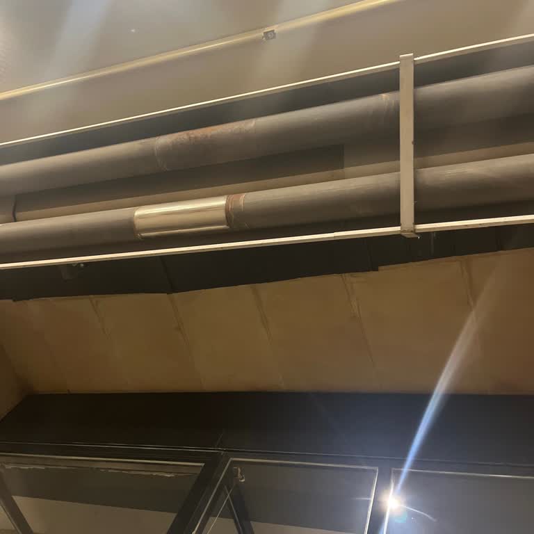 Soğukta Oturmaktan Bıktık: Starbucks Palladium AVM'de Isıtıcı Sorunu Çözülmüyor