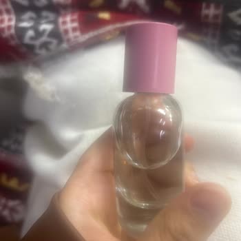 Hediye Olarak Alınan Parfümde Üretim Hatası Nedeniyle Mağduriyet Ve Değişim Talebi