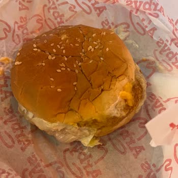 Bursa Korupark Arby's Şubesinde Kalitesiz Ürün Ve Yetersiz Hizmet Deneyimi