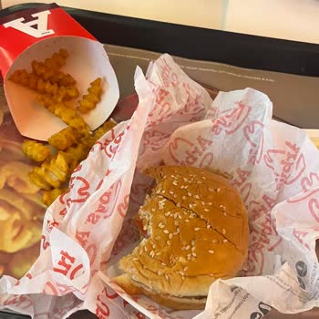 Bursa Korupark Arby's Şubesinde Kalitesiz Ürün Ve Yetersiz Hizmet Deneyimi