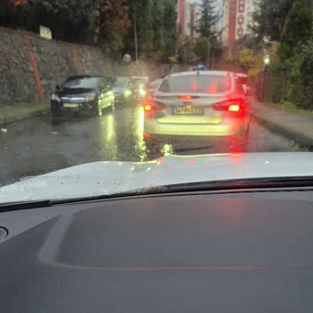 Abdulhamithan Caddesi'nde Okul Saatlerinde Artan Trafik Ve Güvenlik Sorunu