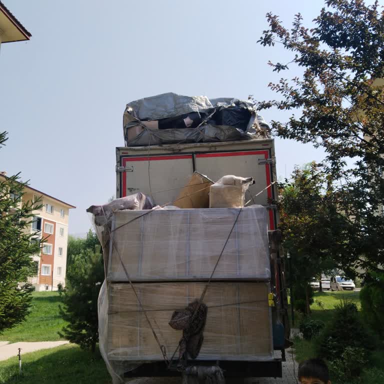 Yesiroğulları Nakliyat Eşyalar Karışık ve Düzensiz Bir Şekilde İndirildi