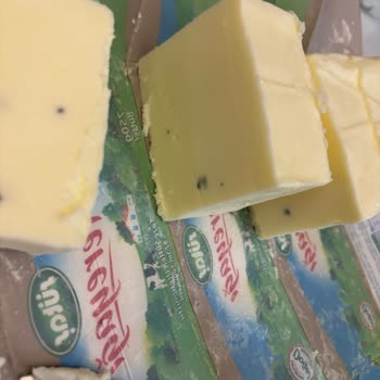 Tereyağında Küf Benzeri Lekeler Ve Son Kullanma Tarihi Belirsizliği