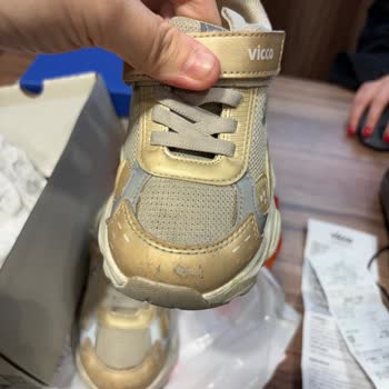 Kısa Sürede Deforme Olan Çocuk Ayakkabısına Vicco'dan Çözüm Bulunmuyor