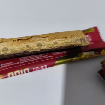 Defalarca Bozuk Ve Küflü Çikolata Teslimatı, İade Yapılmıyor