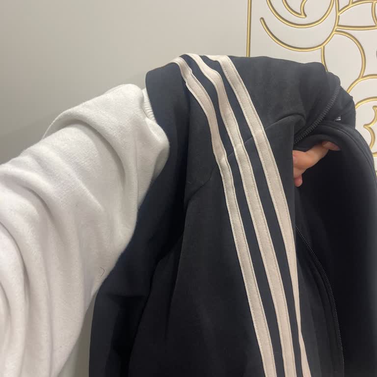 Adidas Üst Giyimde Tekrarlayan Renk Solması Mağduriyeti