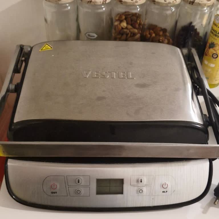 Vestel Tost Makinem Servis Sonrası Tamamen Çalışmaz Hale Geldi, Parça Temini Ve Çözüm Bekliyorum