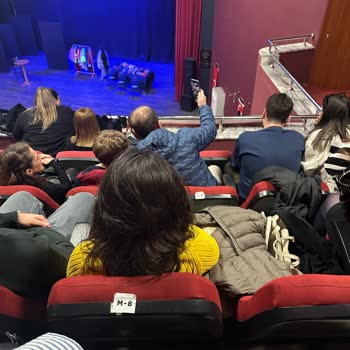 Bubilet Balkon Bileti Alıp Sonradan Eklenmiş Sandalyede Oturmak Zorunda Kaldık