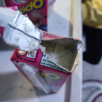 Taze Süt Diye Aldık Bozuk Çıktı Çocuğumun Sağlığından Endişe Ettim