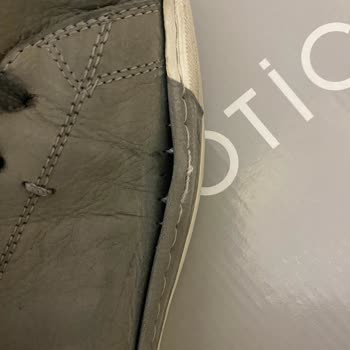 Yüksek Fiyat, Düşük Kalite: Hayal Kırıklığı Yaratan Ayakkabı Deneyimi