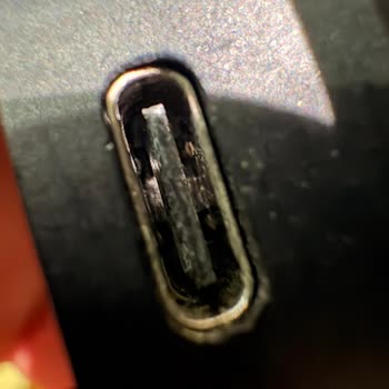 Hediye İçin Aldığım Kulaklık Teşhir Ürünü Çıktı Mağduriyetim Giderilmedi