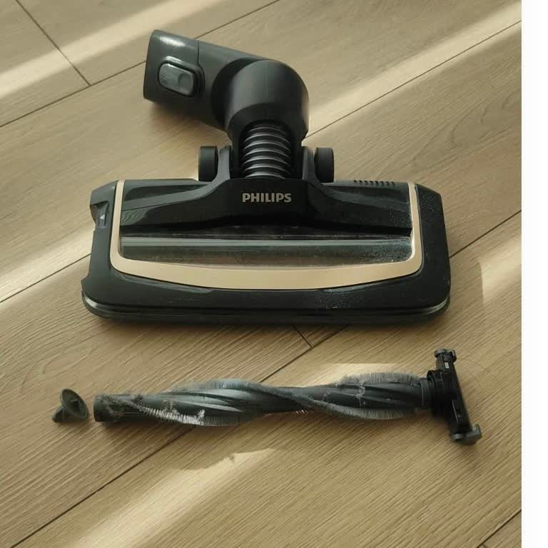 Philips Aqua Trio 9000 Süpürge Fırça Aparatının Kısa Sürede Kırılması Ve Garanti Talebi