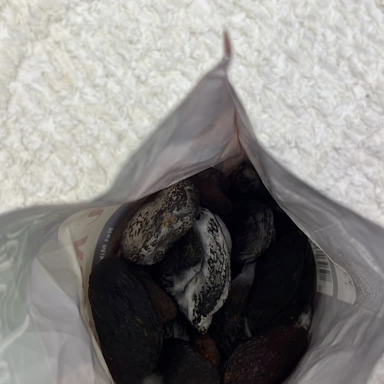 A101'den Aldığım Kayısıda Küf Ve Sağlık Riskiyle Karşılaştım