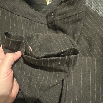 Adil Işık Group Kumaşta Ciddi Pamuklanmalar Oluştu Ve İplikleri Çıkmaya Başladı