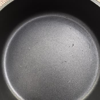 Kısa Sürede Deforme Olan Tencere Seti İçin Değişim Talebi