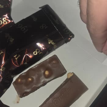 Çikolatadan Çıkan Saç Teliyle Sarsılan Güvenim