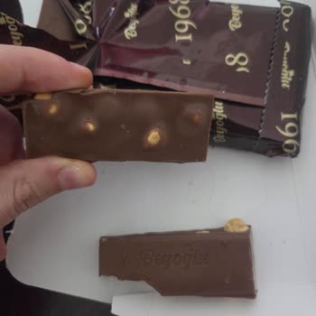 Çikolatadan Çıkan Saç Teliyle Sarsılan Güvenim