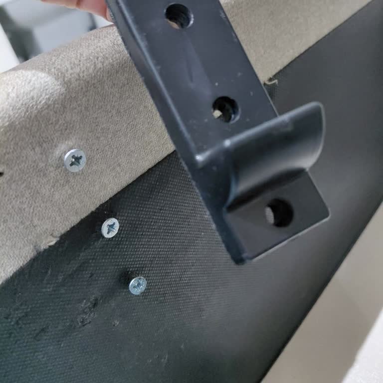 Kelebek Mobilya Bazasında Normal Kullanımda Kırılan Parça İçin Garanti Desteği Talebi