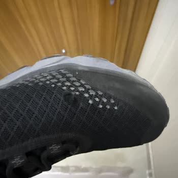 FLO’dan Alınan Ayakkabı 1 Günde Yırtıldı, İade Talebim Gerekçesiz Reddedildi