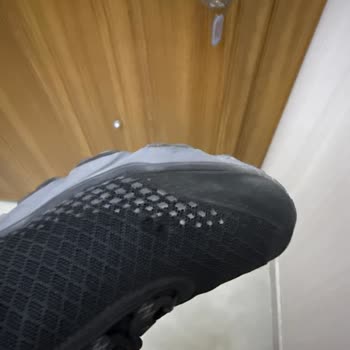 FLO’dan Alınan Ayakkabı 1 Günde Yırtıldı, İade Talebim Gerekçesiz Reddedildi