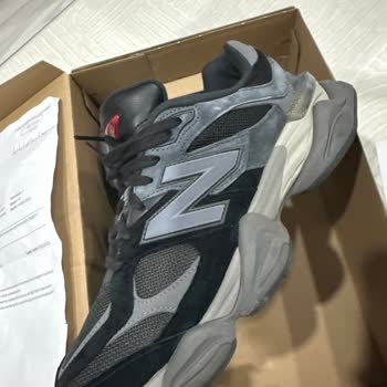 Kısa Sürede Deforme Olan Ayakkabı İçin İlgisiz Mağaza Yaklaşımı