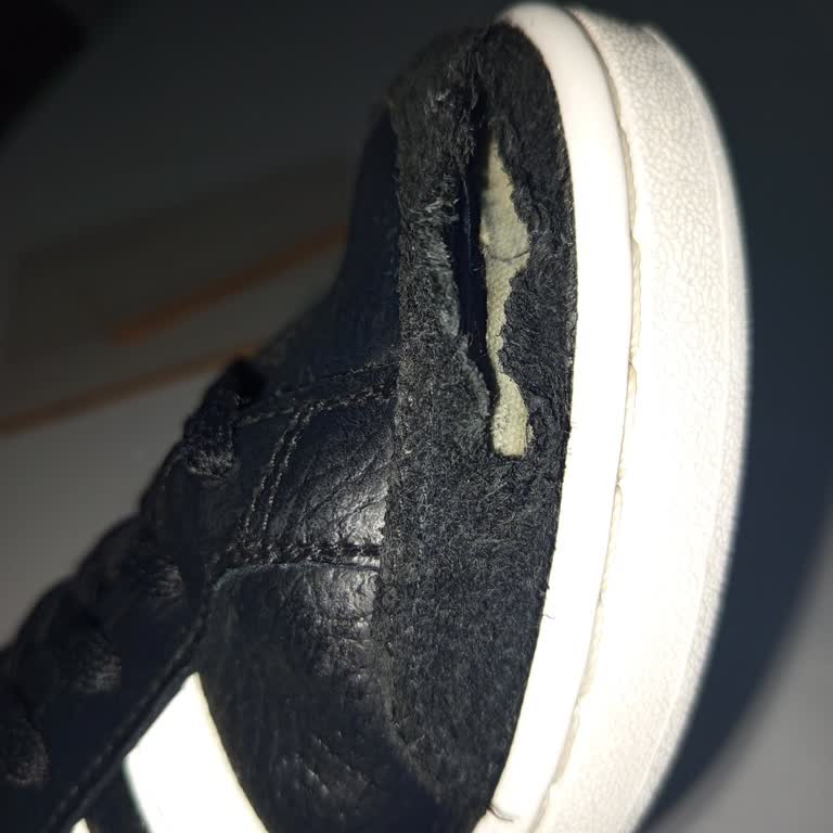 Kısa Sürede Deforme Olan Ayakkabı İçin Olumsuz Garanti Sonucu Ve Memnuniyetsizlik