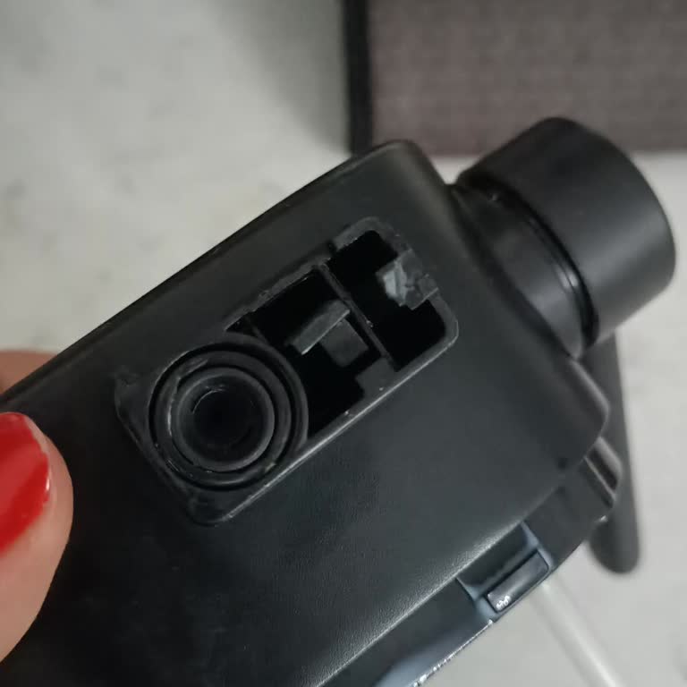 Grundig Espresso Makinesi Süt Haznesi Kırılması Ve Garanti Kapsamında Değişim Talebi