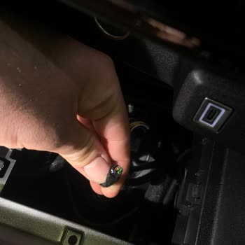 Opel Sıfır Araçta Temassız Şarj Mekanizmasının Eksik Çıkması Ve Uzayan Çözüm Süreci