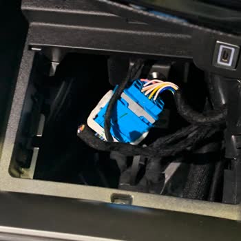 Opel Sıfır Araçta Temassız Şarj Mekanizmasının Eksik Çıkması Ve Uzayan Çözüm Süreci