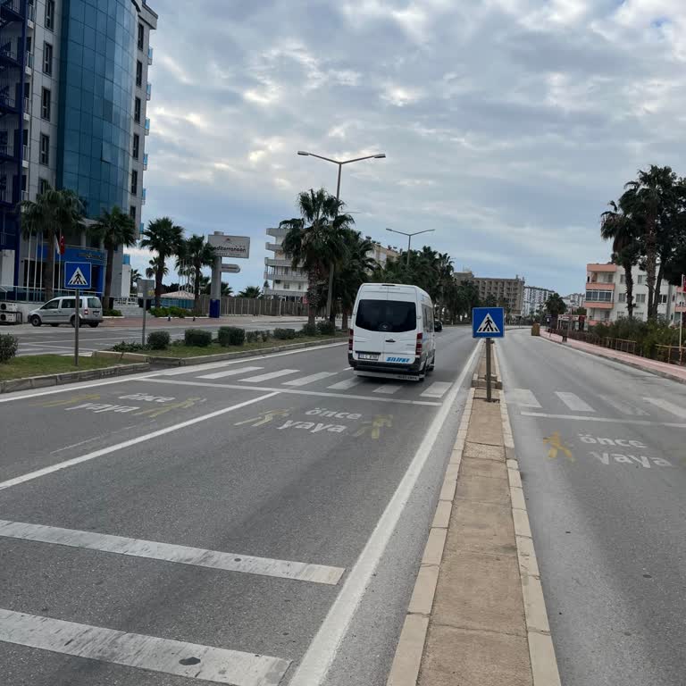 Dolmuş Şoförünün Dikkatsiz Ve Saygısız Davranışları Güvenliğimizi Tehlikeye Attı