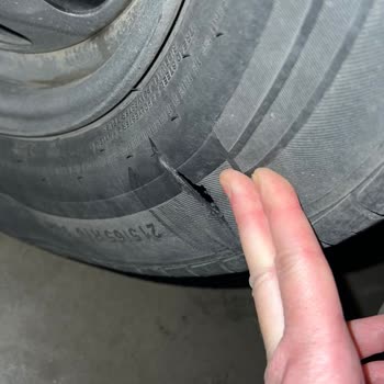 IKEA Bayrampaşa Otoparkında Güvenlik Zafiyeti Nedeniyle Araç Zarar Gördü