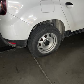 IKEA Bayrampaşa Otoparkında Güvenlik Zafiyeti Nedeniyle Araç Zarar Gördü