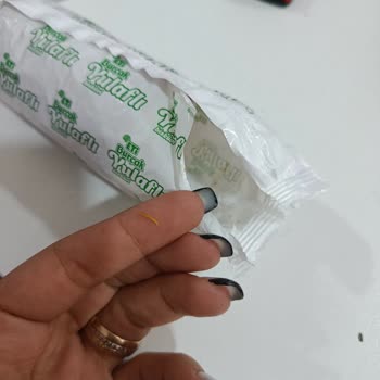 Eti Bisküvinin İçinden Çıkan Odun Parçasını Andıran Sert Ve Sivri Parça!