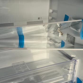 Kusurlu Buzdolabı Kapağı İçin İki Firma Arasında Mağduriyet Yaşadım