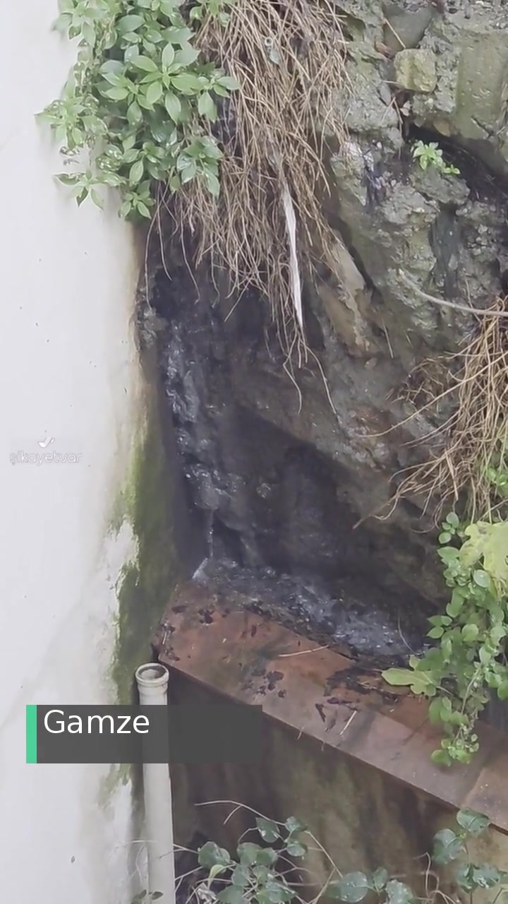 İstanbul Büyükşehir Belediyesi Duvardan Kanal Suyu Çıkması videonun kapak resmi