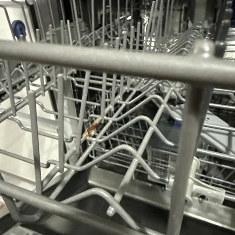 Beko Bulaşık Makinesi Üst Rafında Garanti Süresi Sonrası Artan Paslanma Ve Ücret Talebi