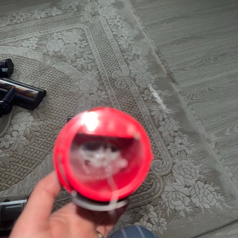 Dyson Gen5 Süpürge Koltuk Aparatındaki Tıkanma Sorunu Çözülmüyor, Kalıcı Destek Bekliyorum